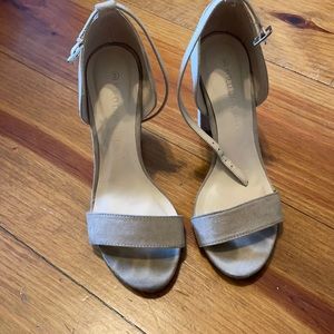Wild Diva nude heels size 6